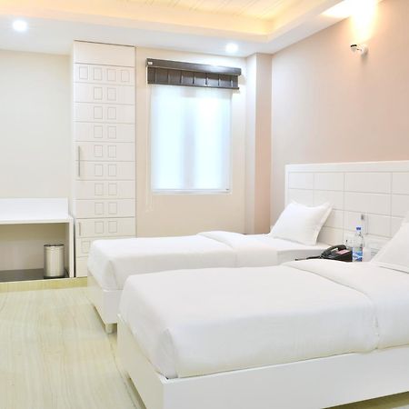 ניו דלהי Hotel Tara Palace Redfort מראה חיצוני תמונה
