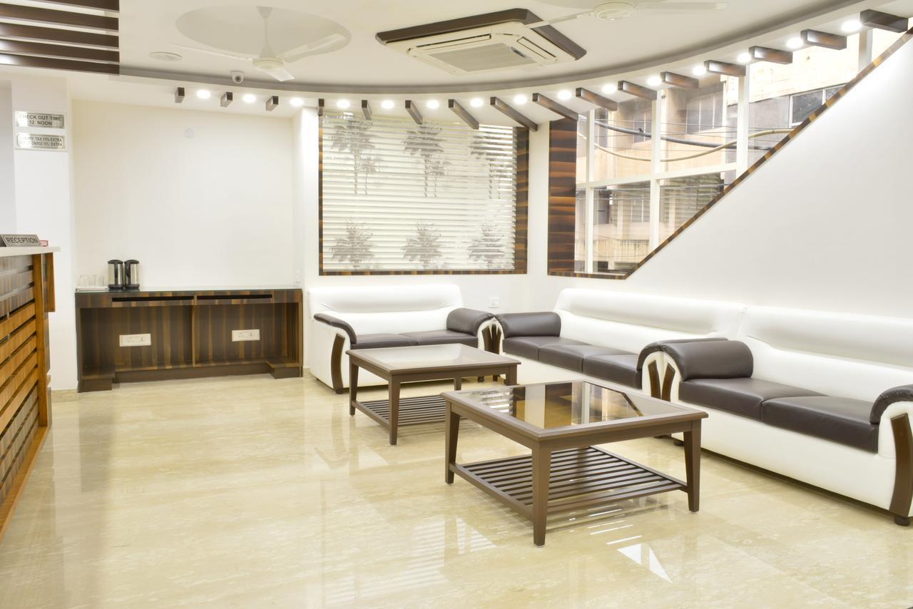 ניו דלהי Hotel Tara Palace Redfort מראה חיצוני תמונה