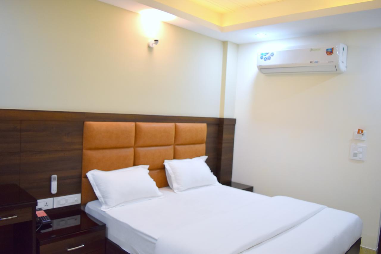 ניו דלהי Hotel Tara Palace Redfort מראה חיצוני תמונה