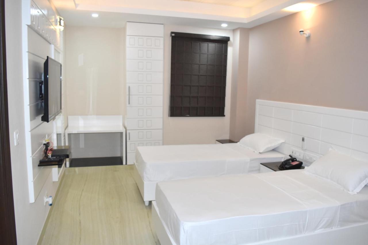 ניו דלהי Hotel Tara Palace Redfort מראה חיצוני תמונה